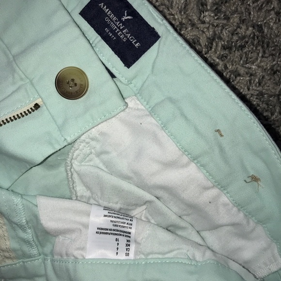 American Eagle Light Green Khaki Shorts - Picture 2 of 3